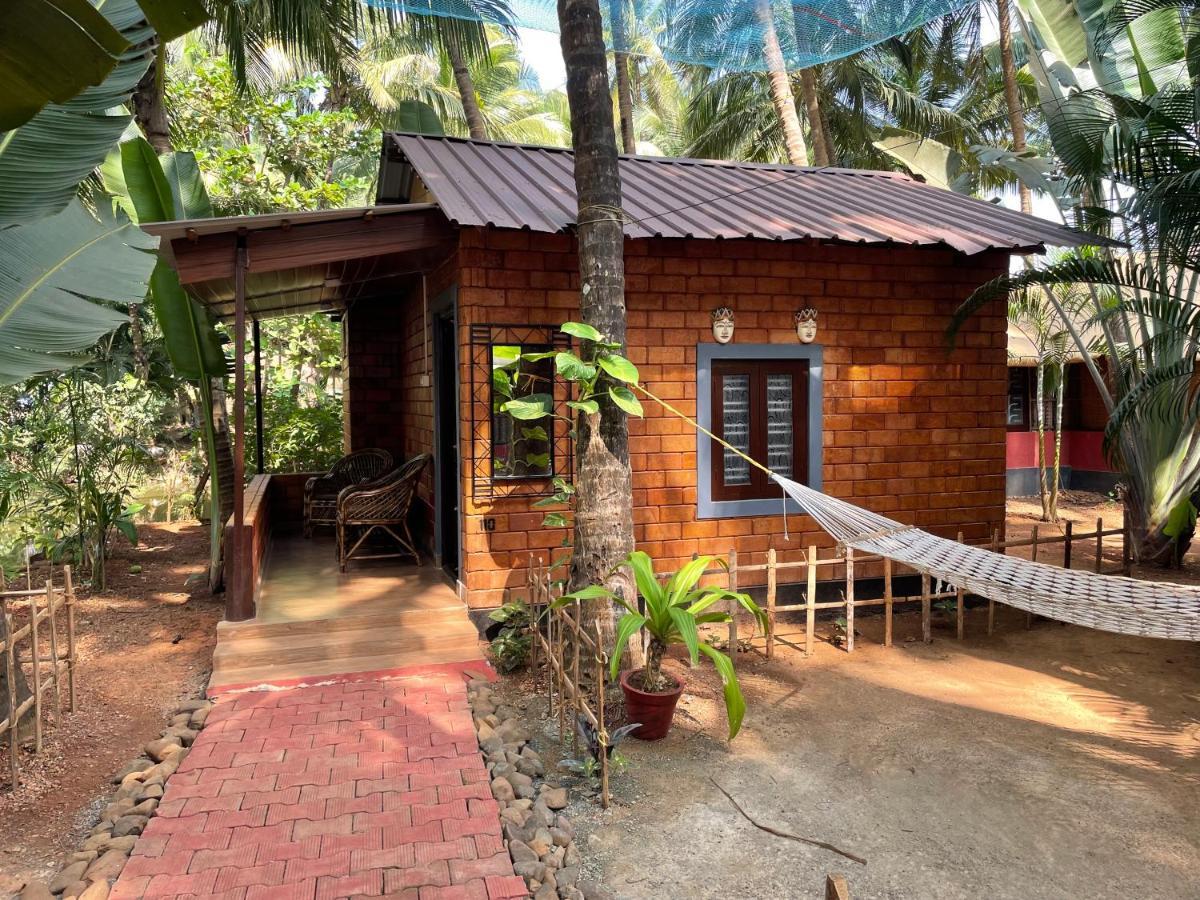 Palm Trees Ayurvedic Heritage सहारा Patnem Beach